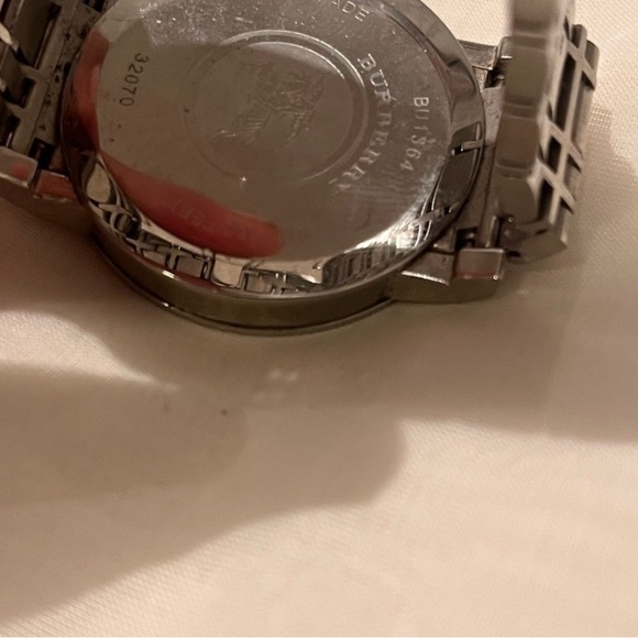 BURBERRY SILVER TONE HERITAGE STAINLESS STEEL BLACK DIAL MEN WATCH BU1364 - Picture 3 of 4